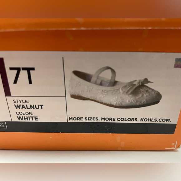 Jumping Beans®
Walnut / White Toddler Girls'
Ballet Flats Size 7T - Picture 7 of 9